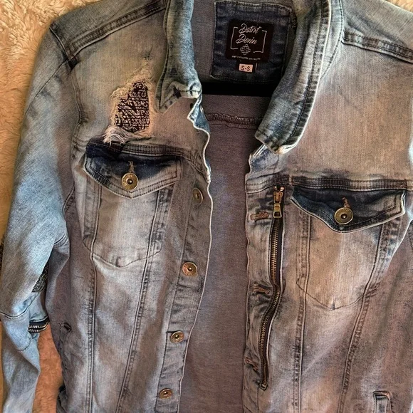 Trendy Light Blue Distressed Denim Jacket - Picture 11 of 11
